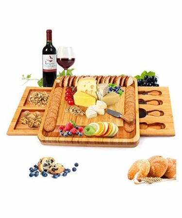 BAMBOO CHEESE BOARD WITH TOOLS